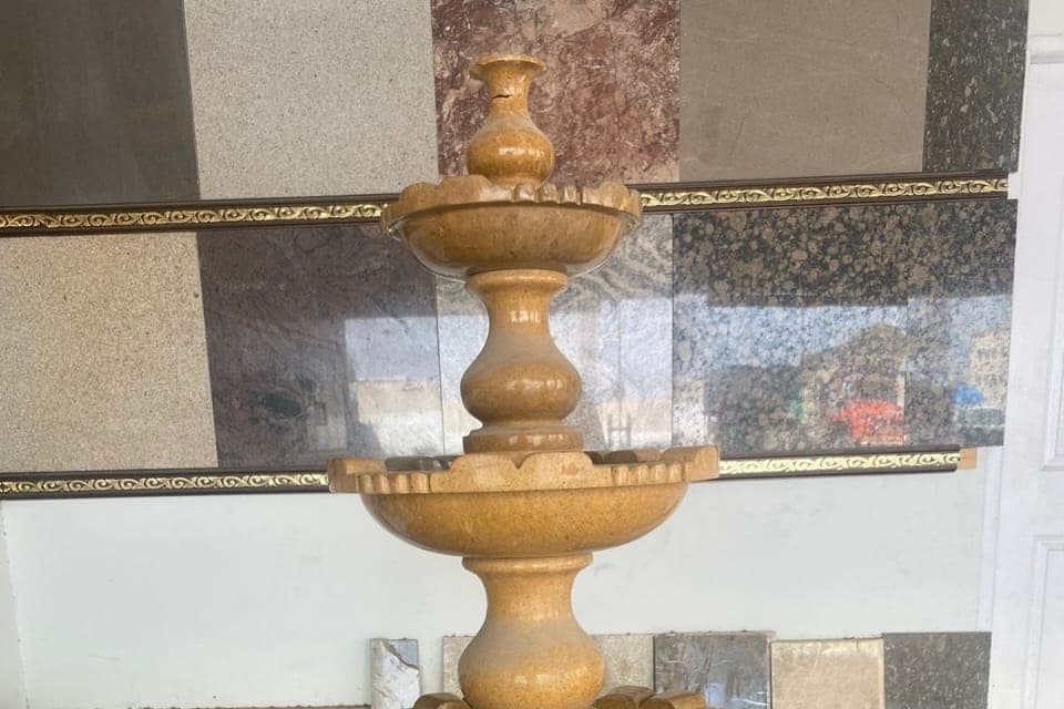 Fuente de piedra por cuerpos